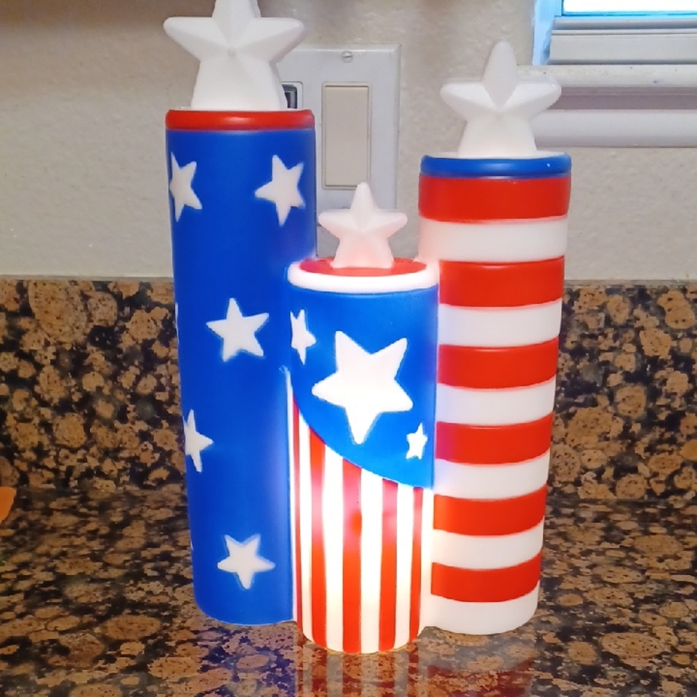Patriotic Star Candle Fireworks Cluster Plastic Moulding Plug In Light July 4th